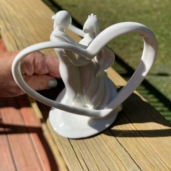 NWT ⭐️Heart Arch and Couple Cake Top💜So Beautiful 😍 and unique 🎂 ELEGANT 😘 - Picture 3 of 7